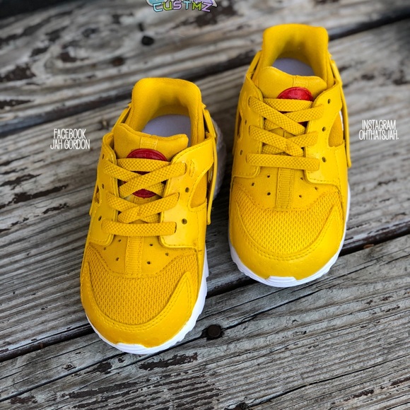 Nike Huaraches - Picture 2 of 3